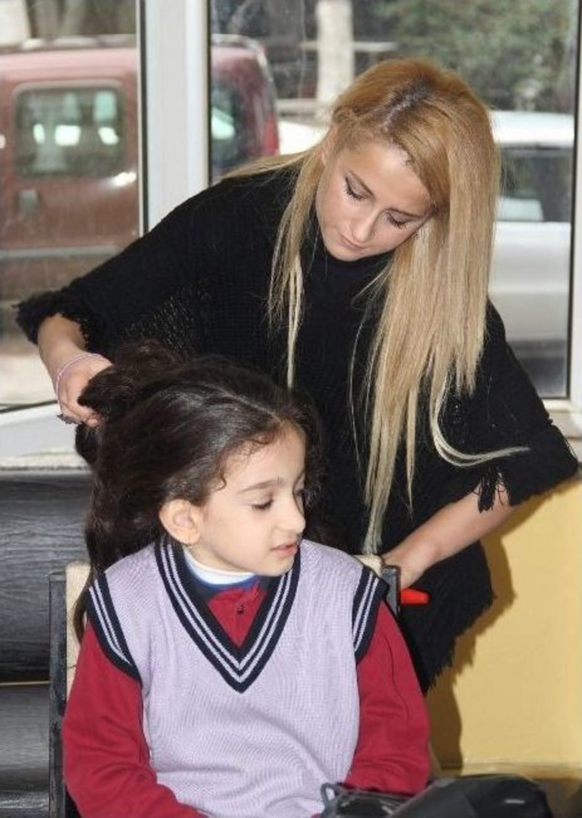 İşitme Engellilere Sa&ccedil; Ve Cilt Bakımı