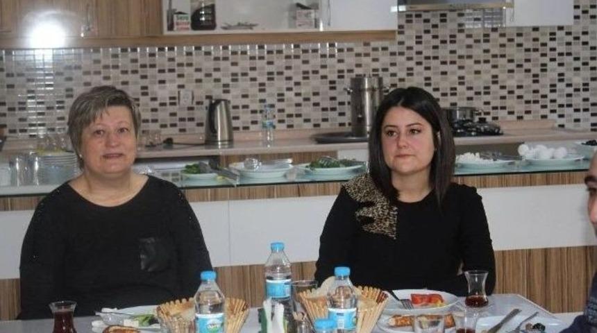 Korkuteli&rsquo;nde Kadın Meclis &Uuml;yeleri "basın Kahvaltıları"nın Konuğu Oldu