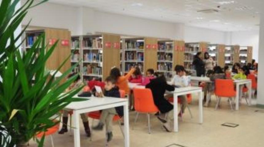 Doğa Koleji Minikleri Batman &Uuml;niversitesi K&uuml;t&uuml;phanesi&rsquo;nde