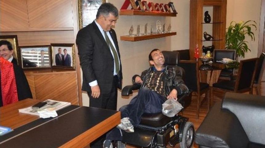 Başkan &Ouml;zg&uuml;ven Engelli Vatandaşı Mutlu Etti