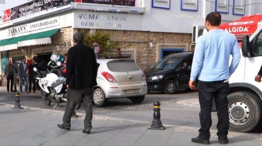 Ehliyetsiz S&uuml;r&uuml;c&uuml; Polisten Ka&ccedil;amadı