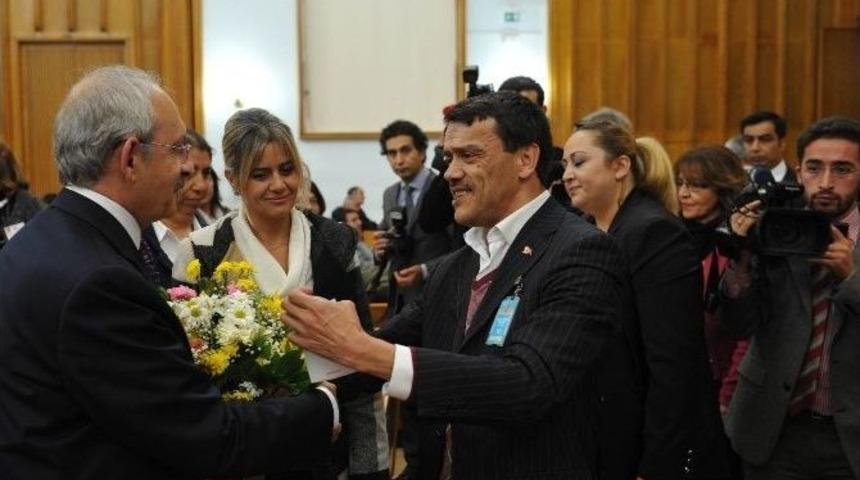 Chp Genel Başkanı Kılı&ccedil;daroğlu Engellilerle Bir Araya Geldi