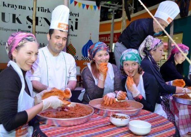 Rusya ve ukraynalı gelinlerin &ccedil;iğ k&ouml;fte yarışı 3