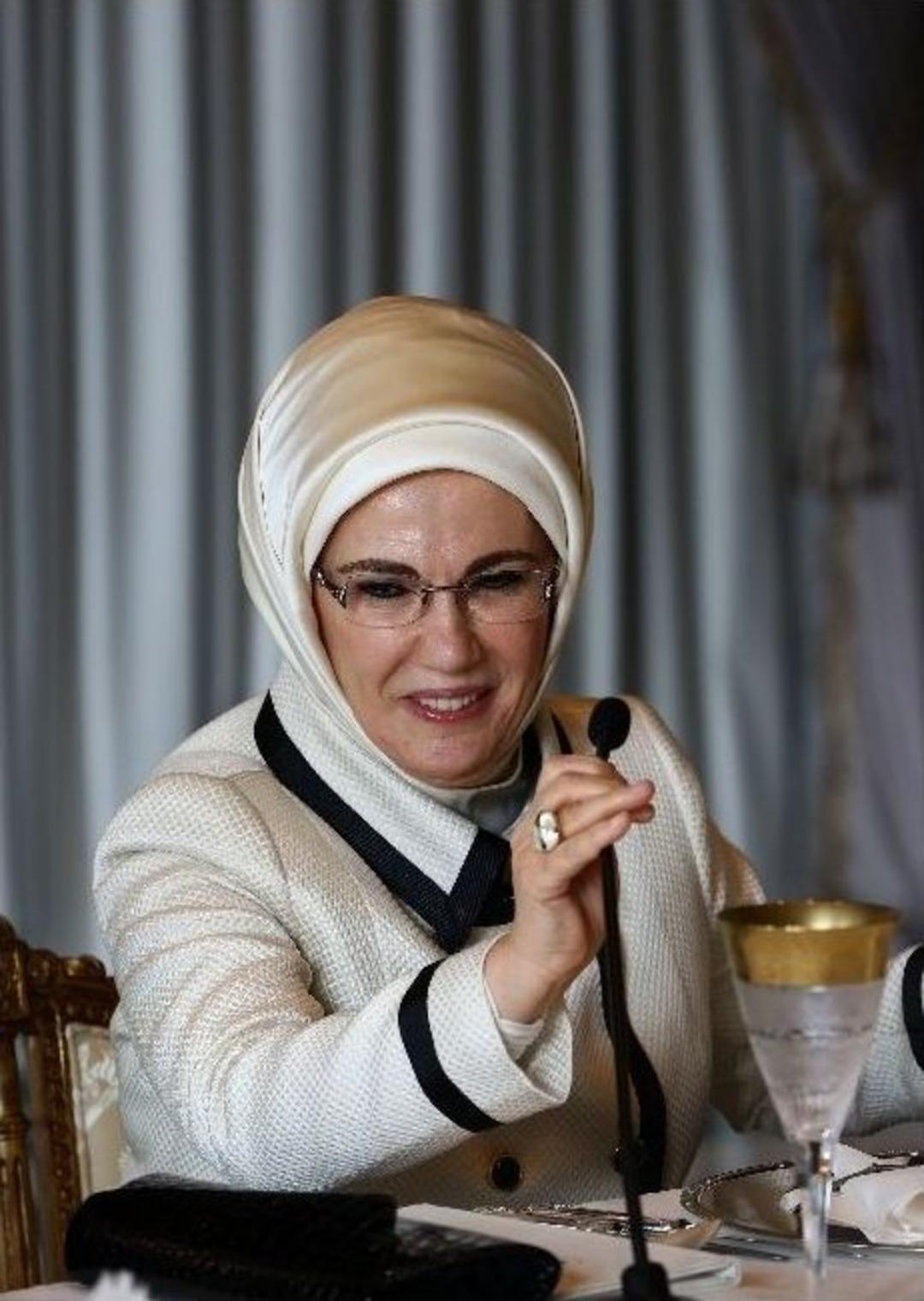 Emine Erdoğan Sivil Toplum &Ouml;rg&uuml;tleri Temsilcileriyle Bir Araya Geldi