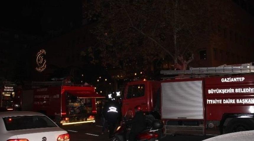 Otelde Yangın Paniği