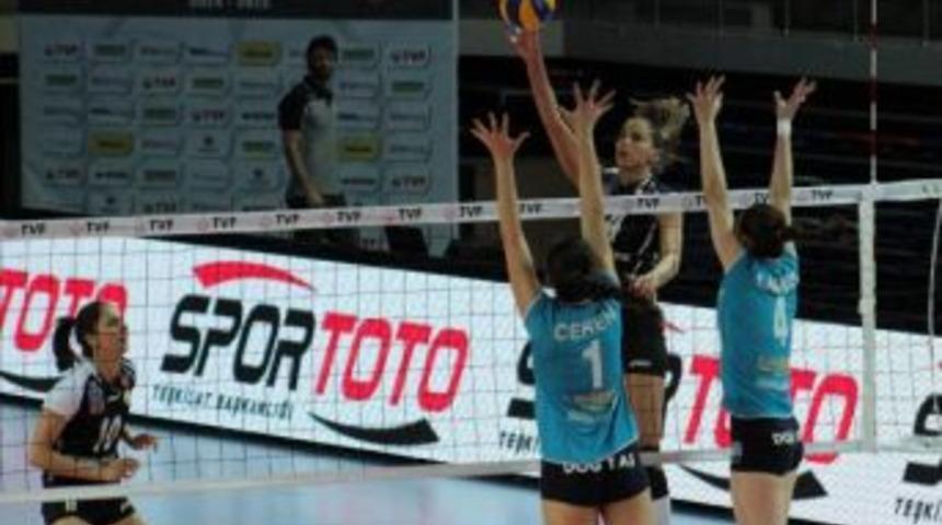 Vakıfbank: 3 - &ccedil;anakkale belediyespor: 0