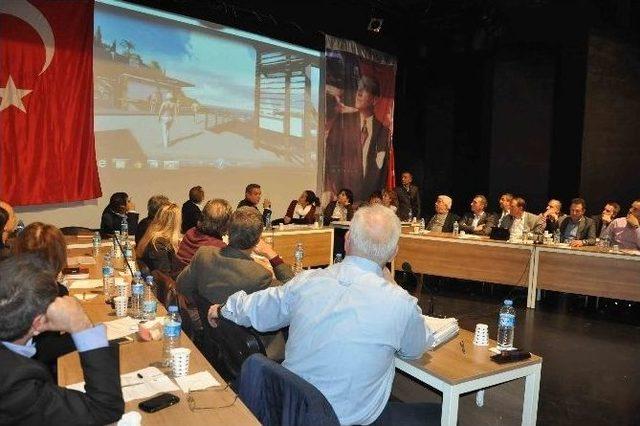 Kuşadası’nda Yılın Son Meclis Toplantısı Yapıldı 1