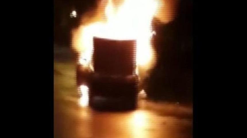 Otogazlı otomobil alev alev yandı