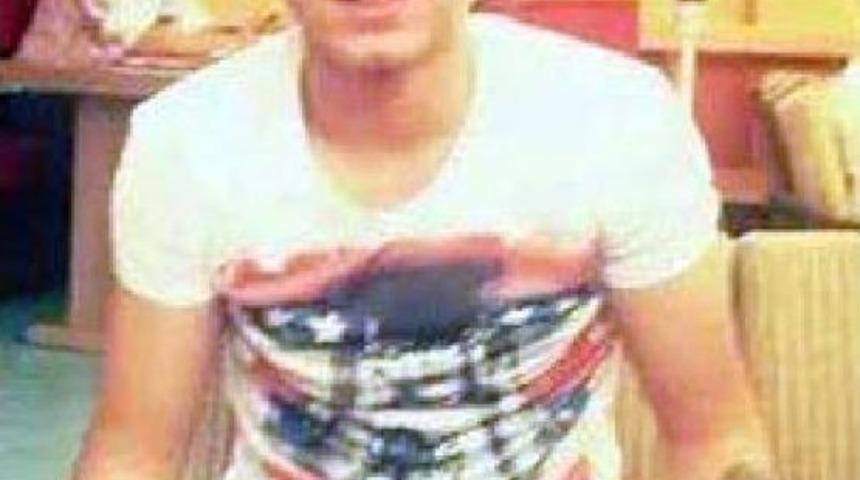 Liseli gen&ccedil; bı&ccedil;aklanarak &ouml;ld&uuml;r&uuml;ld&uuml;