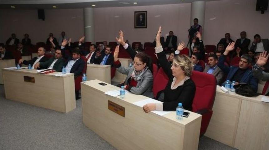 Seyhan Belediyesi&rsquo;nden Kobanili Sığınmacılara Yardım