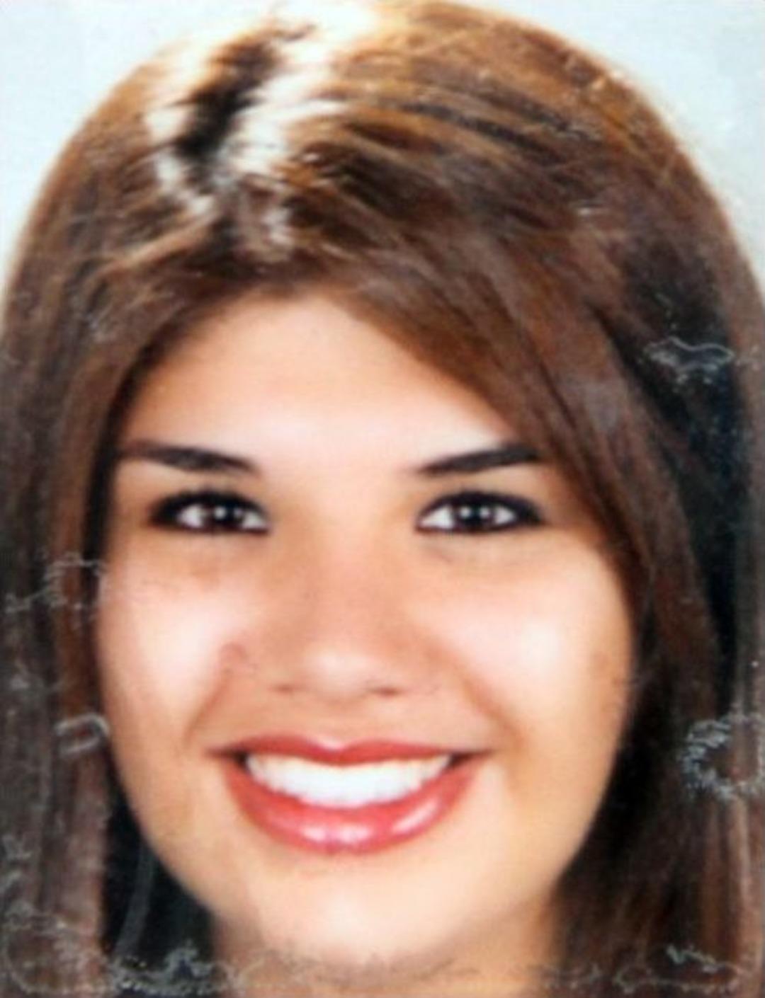 Kadın &Ouml;ğretmen Okula Giderken Kanala U&ccedil;tu