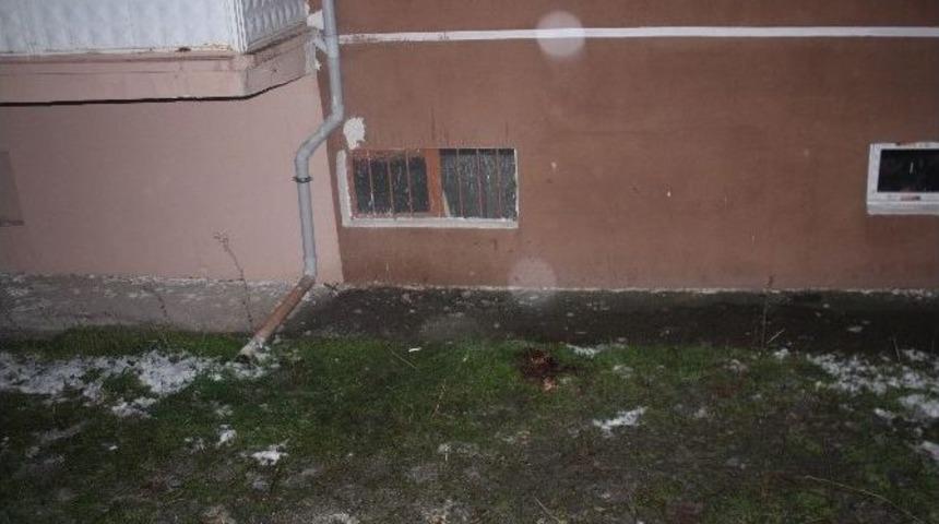 Erzincan&rsquo;da 4. Kattan D&uuml;şen Kadın Hayatını Kaybetti