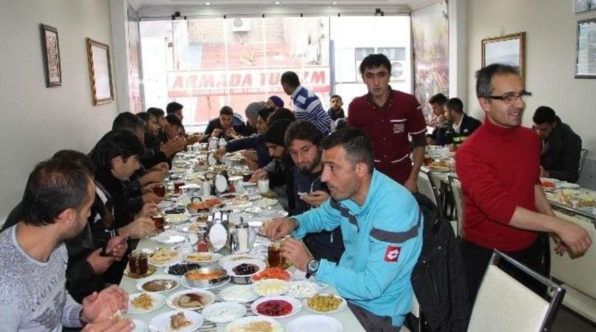 Esnaftan Belediyespor&rsquo;a Moral Kahvaltısı