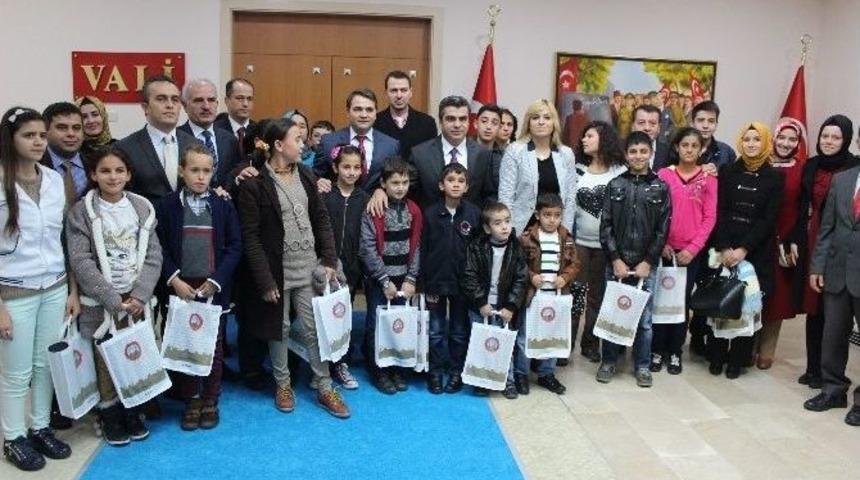 İşitme Engellilerden Vali Orhan D&uuml;zg&uuml;ne Ziyaret
