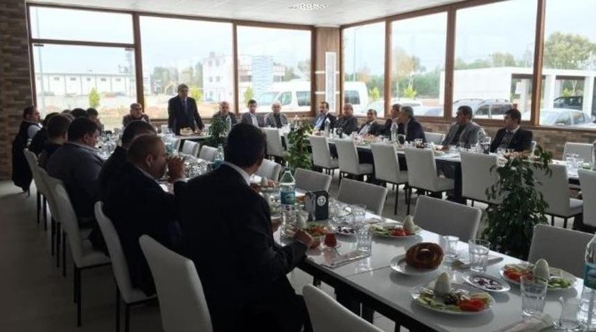 Ak Parti D&ouml;şemealtı İl&ccedil;e Y&ouml;netim Kurulu İlk Toplantısı Yapıldı