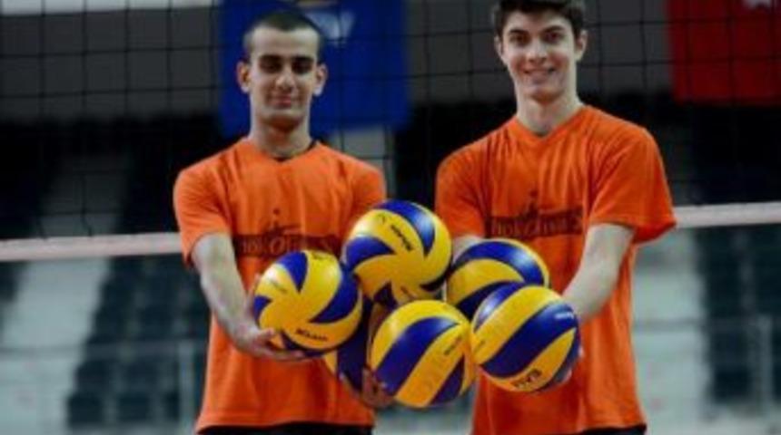 İzmir bal spor'u muzaffer ve muhammet sırtlıyor
