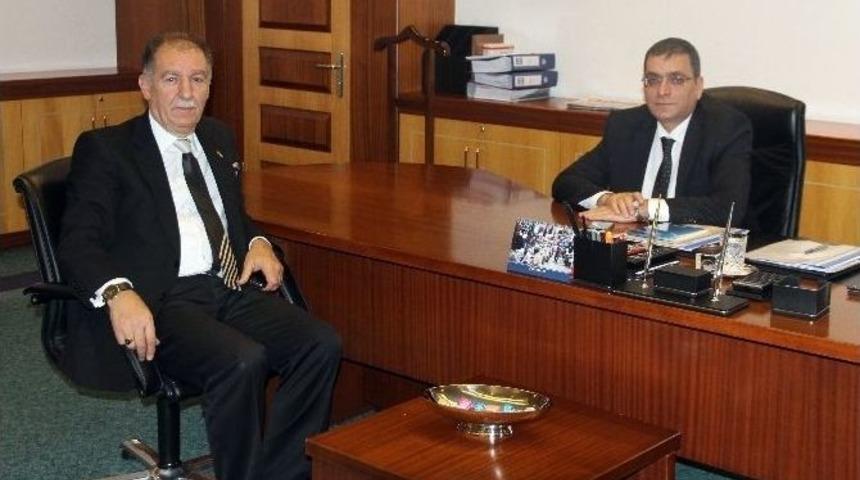 Taşkesenlioğlu&rsquo;na &lsquo;emeklilik&rsquo; Teşekk&uuml;r&uuml;