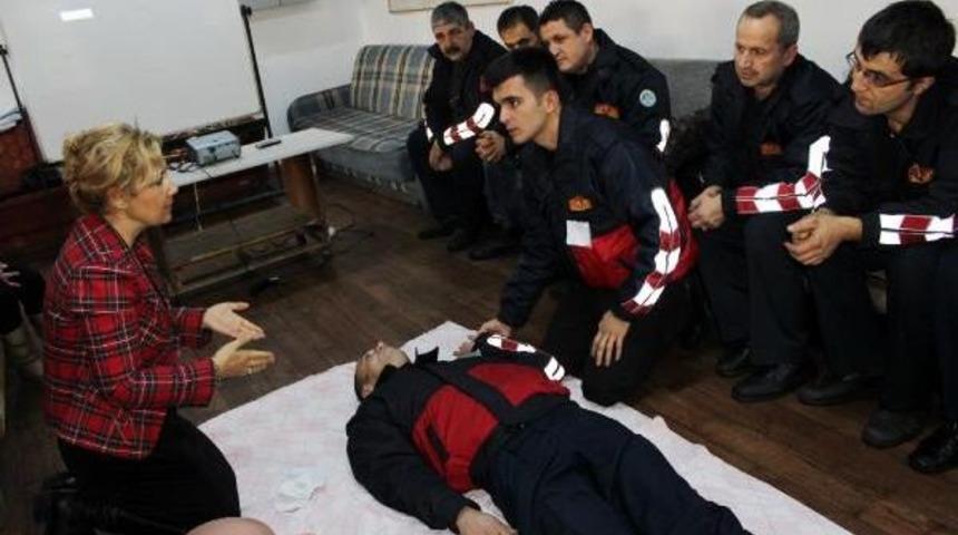 İtfaiye personeline ilk yardım eğitimi