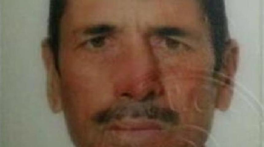El freni boşalan kamyonetin altında kalan s&uuml;r&uuml;c&uuml; &ouml;ld&uuml;