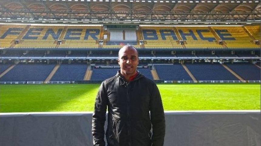 Deıvıd De Souza, Fenerbah&ccedil;e Kul&uuml;b&uuml;n&uuml; Ziyaret Etti