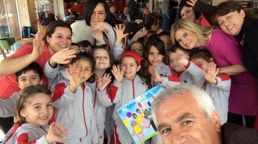 Bozbey &Ccedil;ocukların G&ouml;nl&uuml;n&uuml; Poz Vererek Kazandı