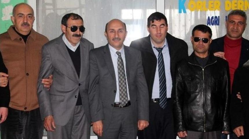 Ak Partili &Ccedil;etin&rsquo;den Altı Nokta K&ouml;rler Derneği&rsquo;ne Ziyaret