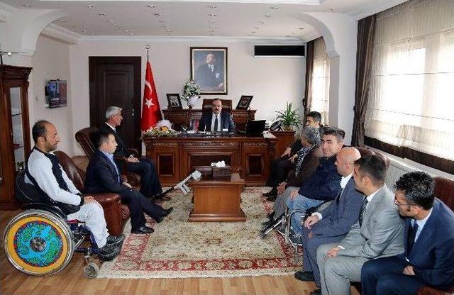 Vali Canbolat Engellileri Makamında Kabul Etti 1