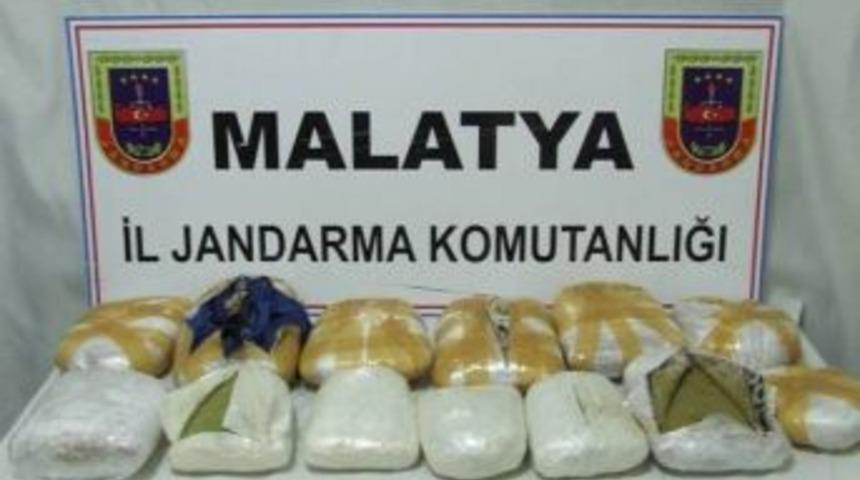 Yolcu Otob&uuml;s&uuml;nde 20 Kilo Esrar Ele Ge&ccedil;irildi