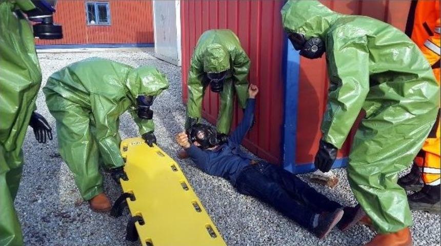 &Uuml;niversiteli İtfaiyecilerden Kimyasal Sızıntı Tatbikatı