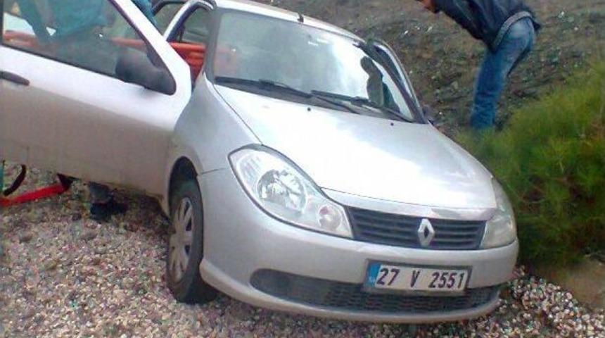 Kamyonun &Ccedil;arptığı Otomobilin S&uuml;r&uuml;c&uuml;s&uuml; Yaralandı