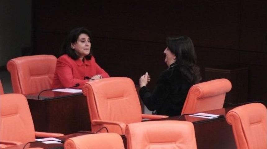 Leyla Zana İle Pervin Buldan&rsquo;ın Merak Uyandıran Konuşması