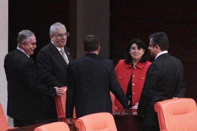 Leyla Zana İle Pervin Buldan&rsquo;ın Merak Uyandıran Konuşması 1