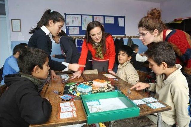 &Ccedil;ocuklar Haklarını Oyunla &Ouml;ğrendiler 1