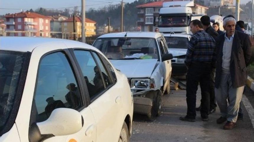 Zincirleme Kaza Ucuz Atlatıldı