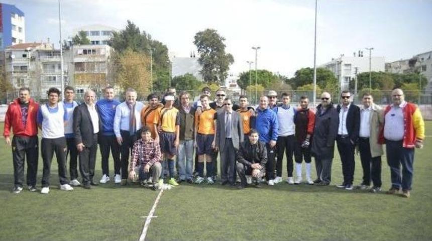 Göztepe engellileri unutmadı