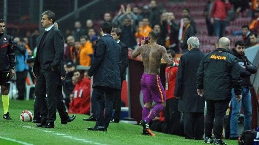 Melo&rsquo;yu Kırmızı Kart &Ccedil;ıldırttı