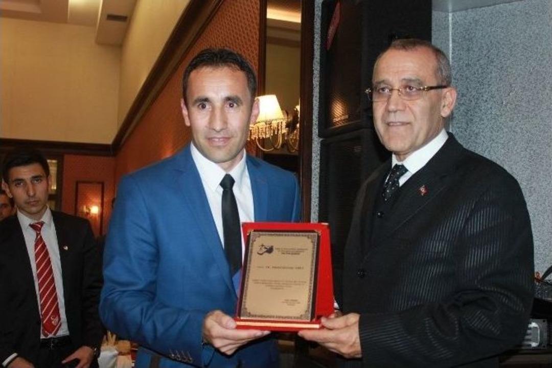 Arıcı, Hakemlere Sahip &Ccedil;ıktı