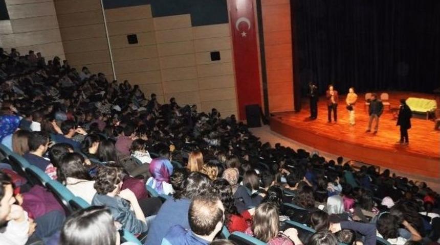 Sakarya&rsquo;da &ldquo;evlenme&rdquo; Oyunu Sergilendi