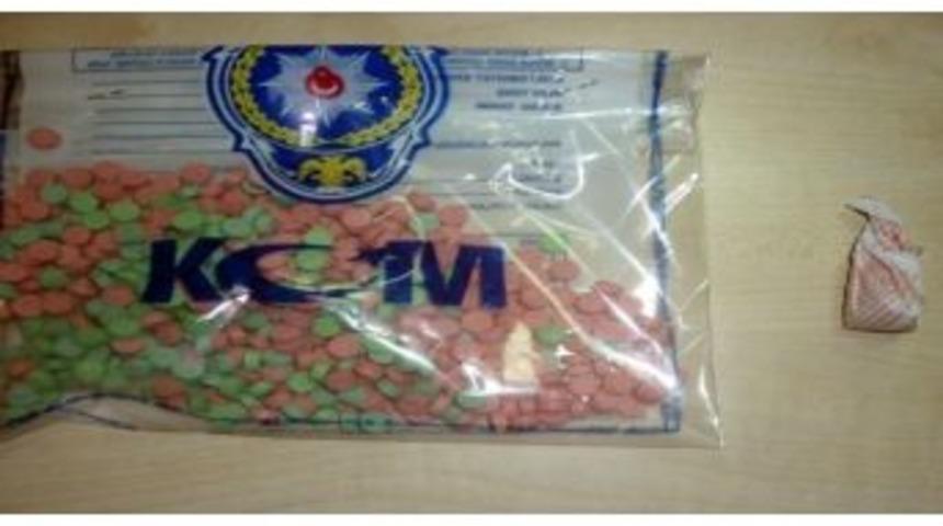 İzmir&rsquo;de 2 Kişinin &Uuml;zerinden 498 Adet Exctacy &Ccedil;ıktı