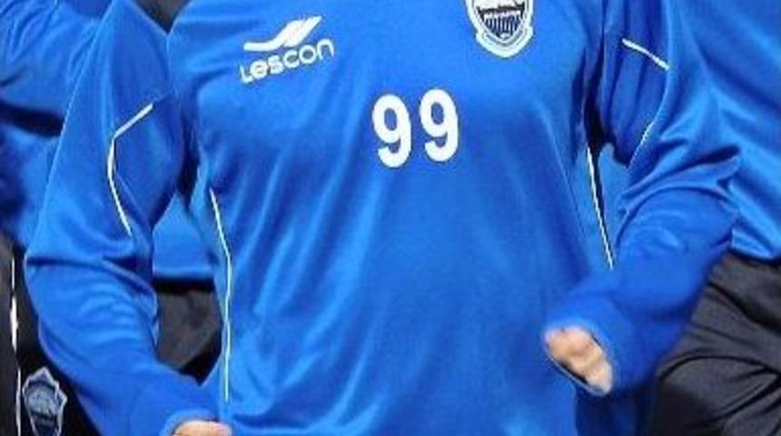 Bedelli Askerlik Yapacağını A&ccedil;ıklayan İlk Futbolcu &lsquo;cenk Ahmet&rsquo;