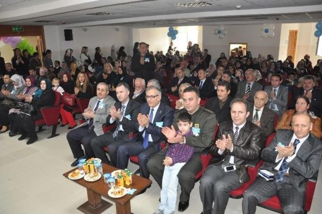 Engellilerden Osmanlı Kıyafetleri Defilesi