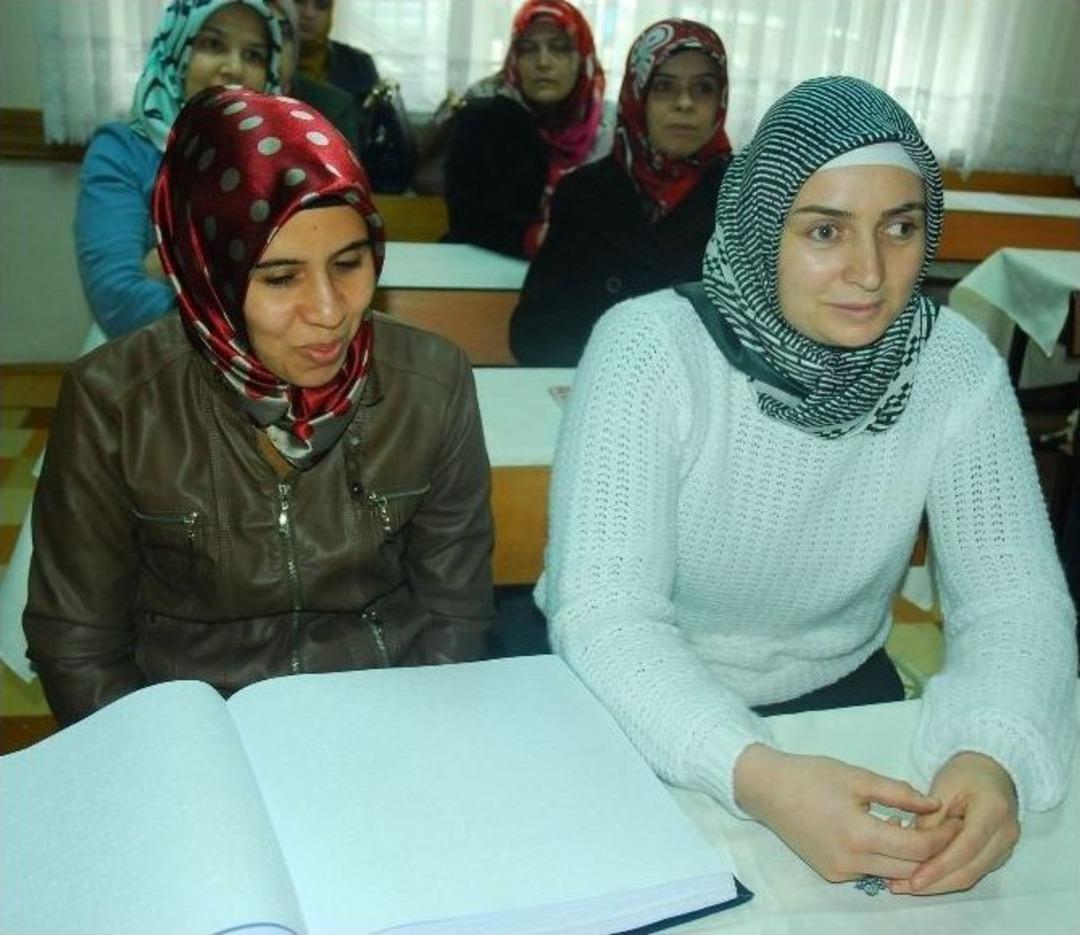 G&ouml;rme Engellilere Kur&rsquo;an-ı Kerim Kursu