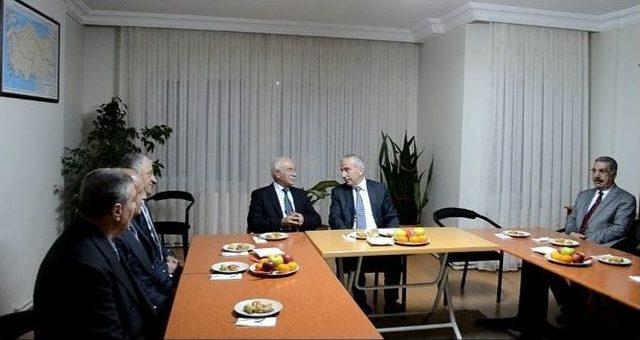 Vali Süleyman Kamçı Dernek Ve Vakıfları Ziyaret Etti