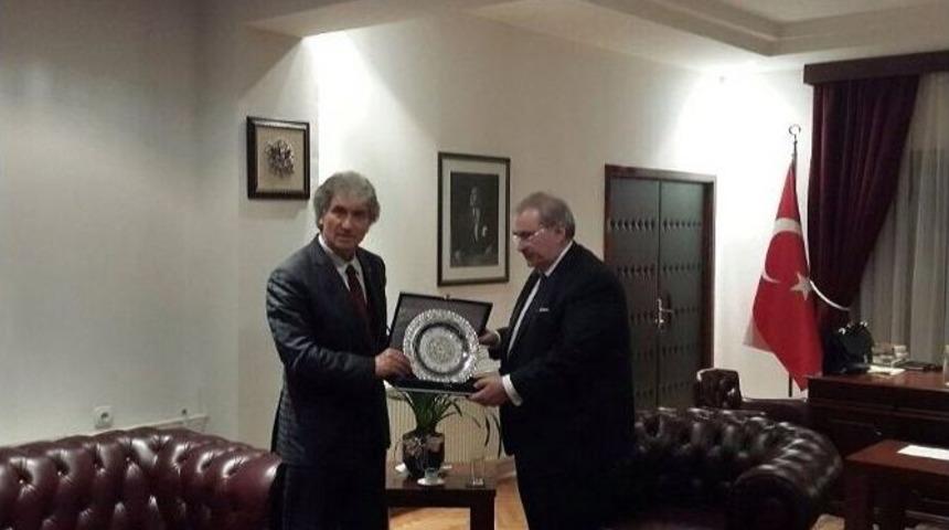 K&uuml;nib Heyeti &Uuml;sk&uuml;p&rsquo;te Bir Dizi Ziyarette Bulundu