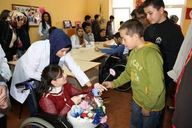 Gen&ccedil; Kaymek&rsquo;ten Anlamlı Ziyaret 1