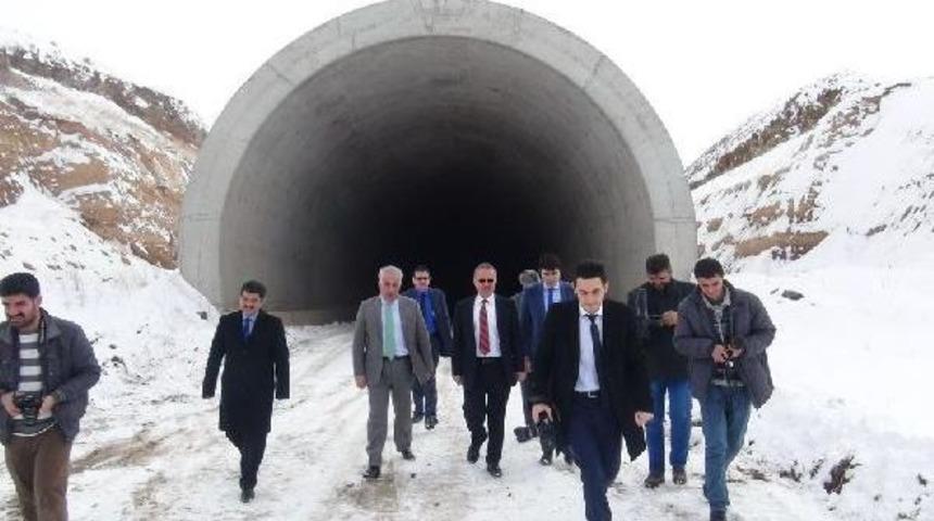 Vali &ouml;zdemir, bak&uuml;- tiflis- kars demiryolunda inceleme yaptı