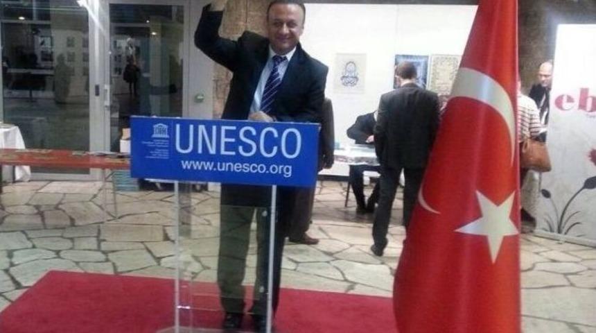 Ebru Sanatını Unesco&rsquo;ya Kabul Ettirdi