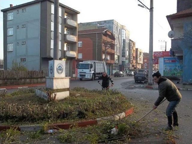 Saltukova’da Kavşak Ve Temizlik Çalışmaları