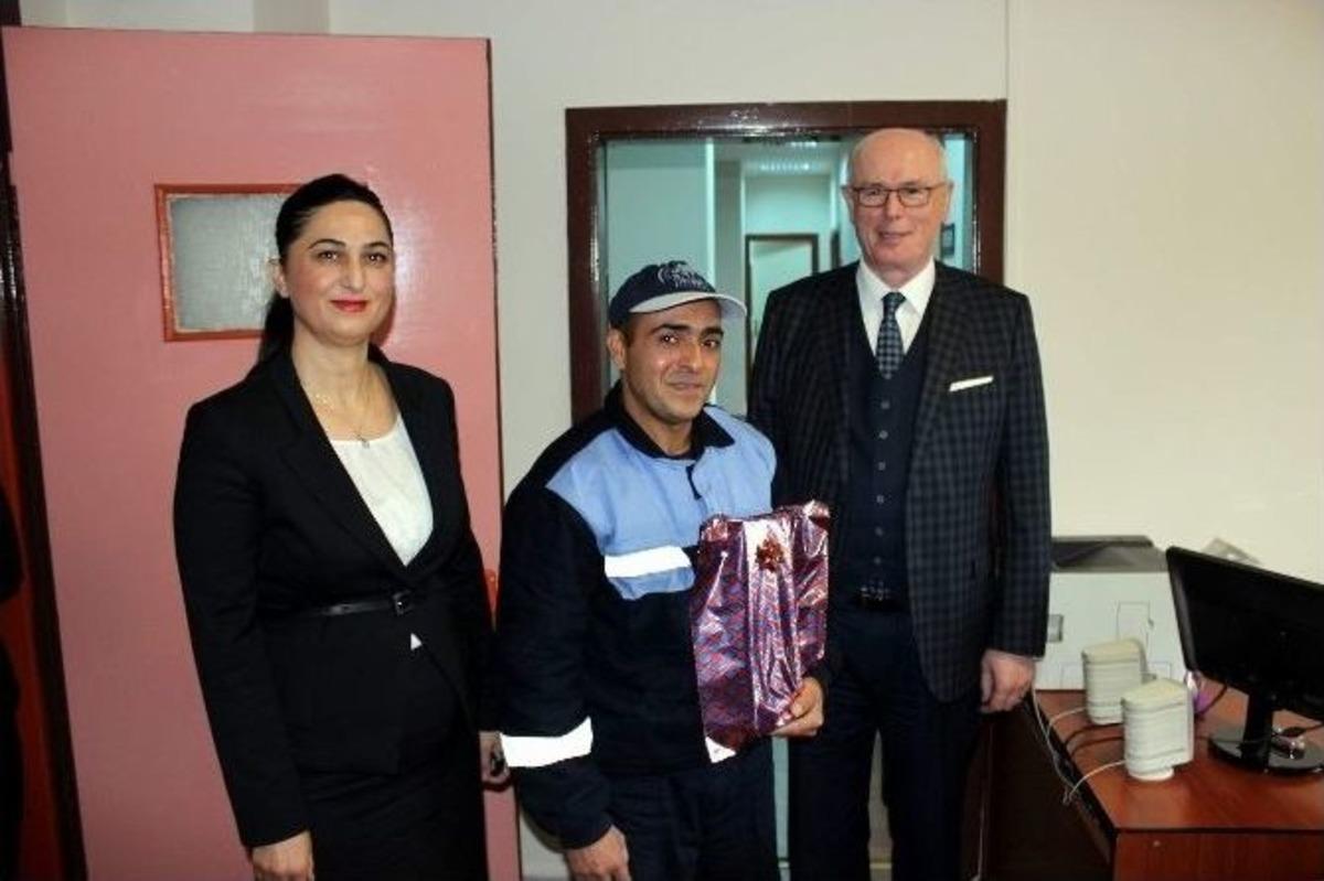 Kahraman İş&ccedil;i Minik Ecrin&rsquo;i Ziyaret Etti