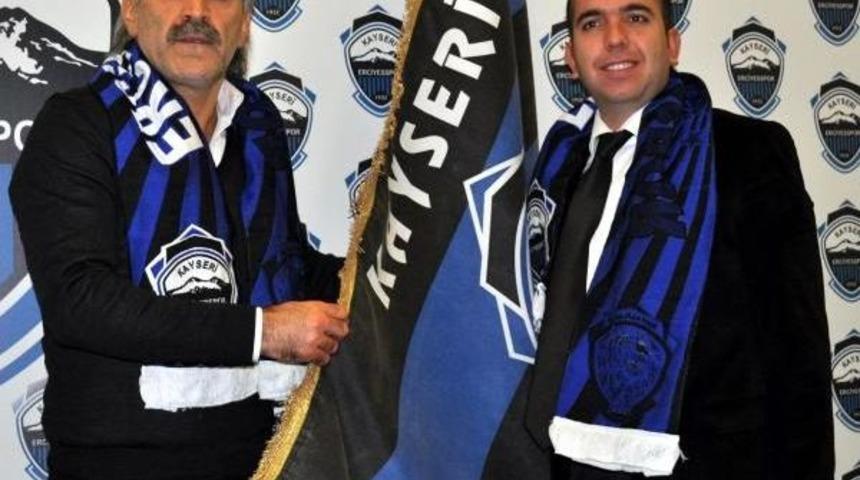 T&uuml;t&uuml;neker, erciyesspor'la 1.5 yıllık s&ouml;zleşme imzaladı